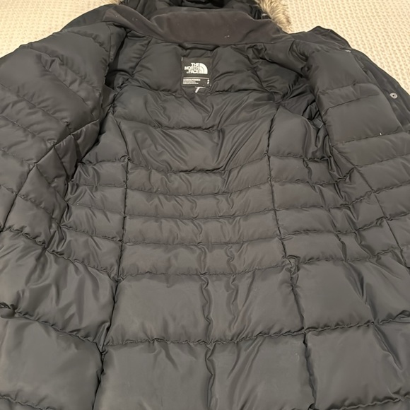 Women’s North Face Parka - Small - Picture 11 of 14